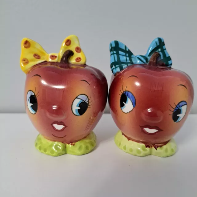 PY Anthropomorphic Apple Salt Pepper Shaker Set 1950s Japan Vintage VTG