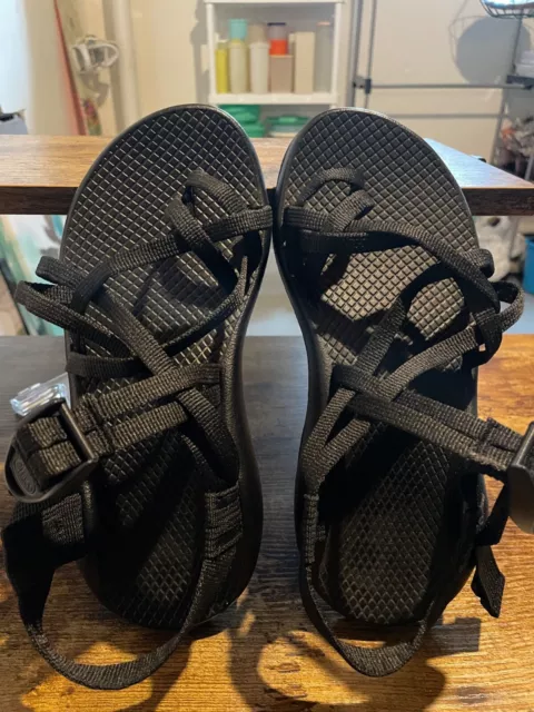 chaco womens size 6 all black sandals