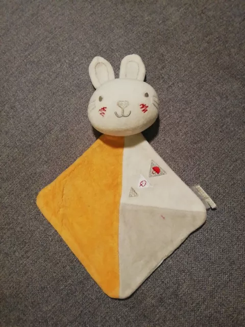 O DOUDOU Peluche SIPLEC LECLERC LAPIN PLAT ORANGE GRIS BLANC Triangle Champignon