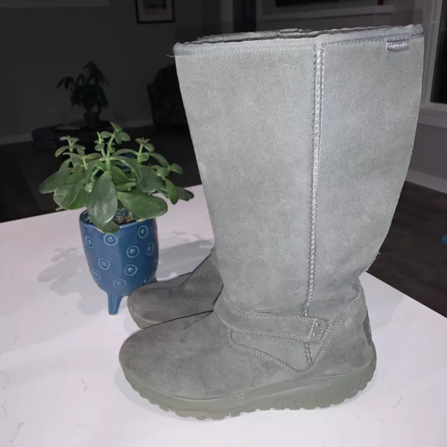Women's Skechers Shape-ups Winter Boots Sherpa Lined Size 8.5 Gray