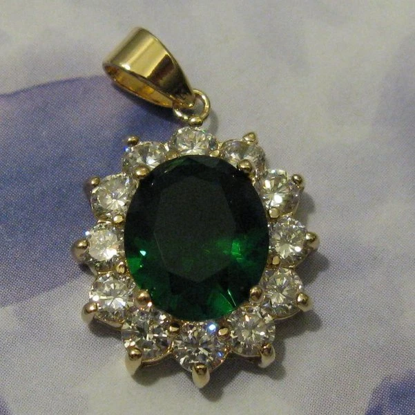 Pendentif Carte Martinique Avec Palmier En Or Massif 18K (0.73g) - Dolly-Bijoux, Neuf