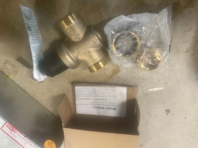 ZURN 1-NR3XL 1" Pressure Reducing Valve Single Union NPT w/ 1 threaded Connector