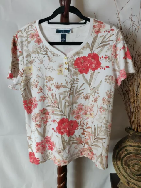 Karen Scott Women's size PXL top floral print SS scoop neck with buttons EUC