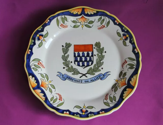 Magnifique Assiette Chantournee A Suspendre En Faience De Desvres - Signee Gm