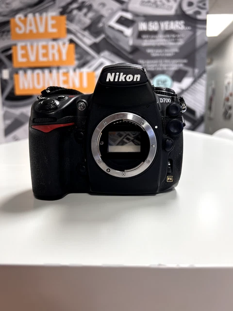Nikon D700 12.1 MP Digital SLR Camera  (Body Only) Shutter count is 24,640