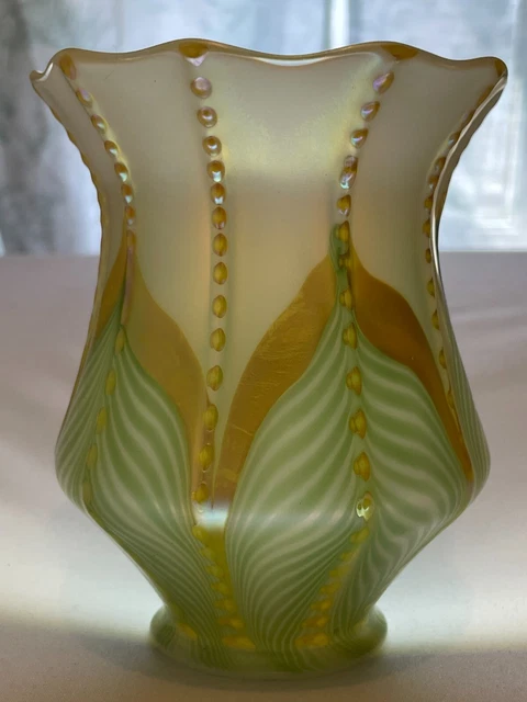 Antique Quezal Floriform Art Nouveau Glass Shade Feather/ Zipper Reactive Glass