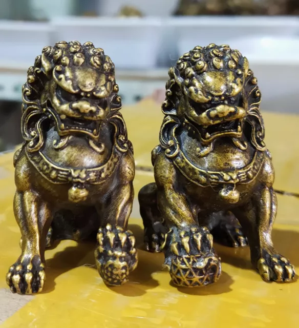 Antique Bronze mini Fu Foo Dog lion Statue old Archaic guard lions pair 2.8cm