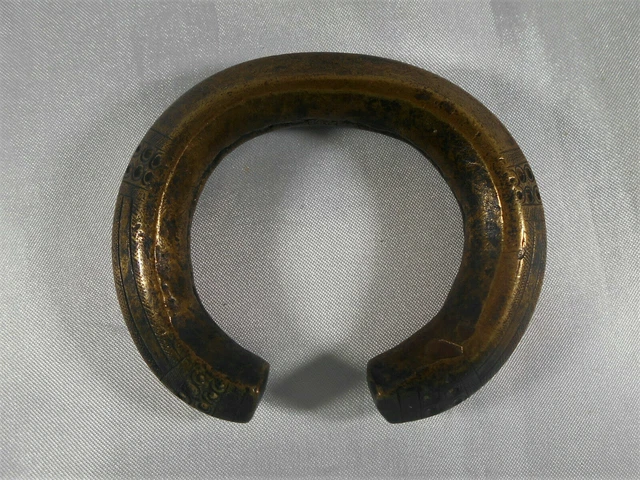 Art Africain : Ancien Bracelet Ethnique / Ou D' Esclave En Bronze