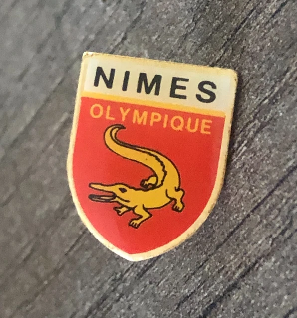Pin's Nîmes Olympique - Football - Collection - France