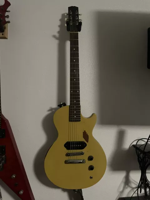 Gibson melody maker guitar
