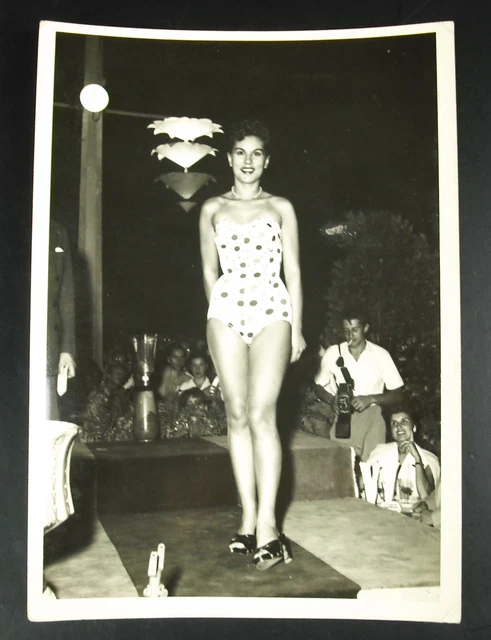 Fotografia Verso 1950 Concours Da Bellezza Parata A Hotel Royal Maglia Da Bain