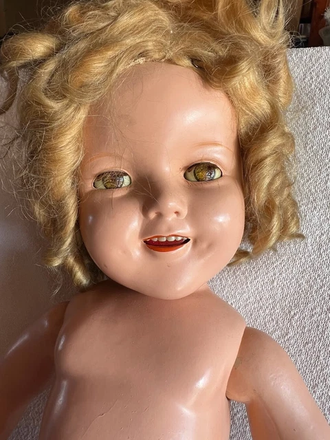Poupée ANCIENNE Composition SFBJ rare modèle tenue
