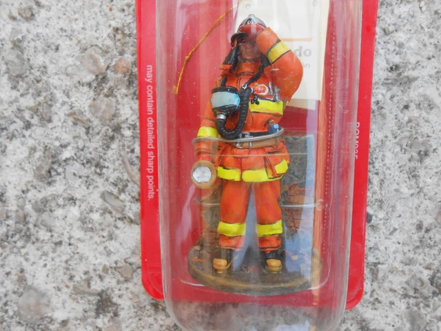 Figurine Pompier Bosniaque De Sarajevo 2003 - Collection Soldats Du Feu N°56, échelle 1:32