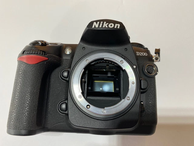 Nikon D200 10.2 MP Digital SLR Camera Body  [Near Mint / 9825 shots]