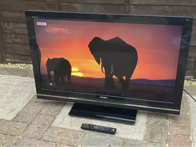 Sony TV (KDL40W5500U) 40" HD