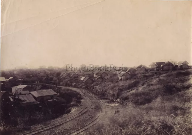 Madagascar Village Malgache à Diego Suarez Antsiranana Vintage albumine ca 1880