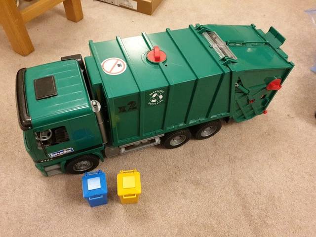 Bruder green shop garbage truck