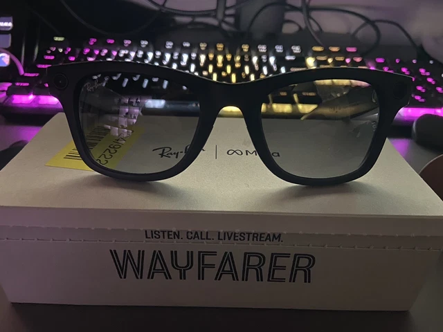 Ray-Ban Meta Smart Glasses (2023)  Wayfarer - Matte Black, Gradient Graphite