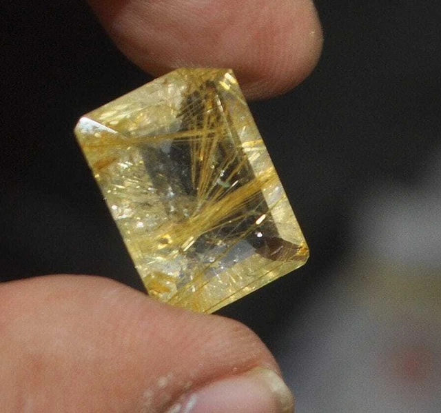 Quartz rutile doré de qualité naturelle Forme octogonale Taille 13X18 Poids...