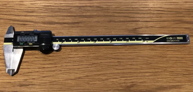 Mitutoyo 200mm Digital Vernier Caliper 8" - Absolute Digimatic Made in Japan