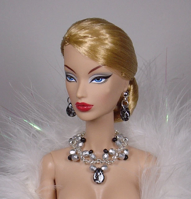 Barbie Silkstone Red Hot Reviews – Relookée OOAK, 3 Tenues Runway Couture (occasion)