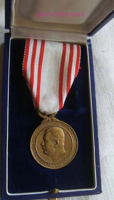 ANCIENNE MEDAILLE SOUVENIR' PRINCIPAUTE DE MONACO en BRONZE Doré EUR 24,00 - FR