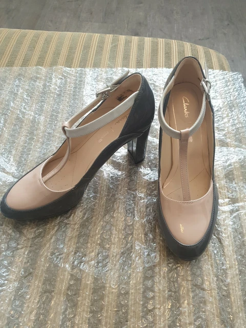 CLARKS GREY NUDE Beige High Heels Court Shoes Size 4 37 Work