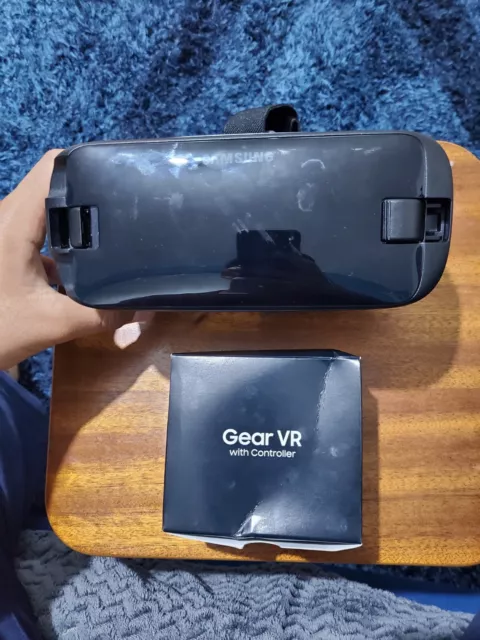 Samsung Gear VR with Controller SM-R324 Oculus 2