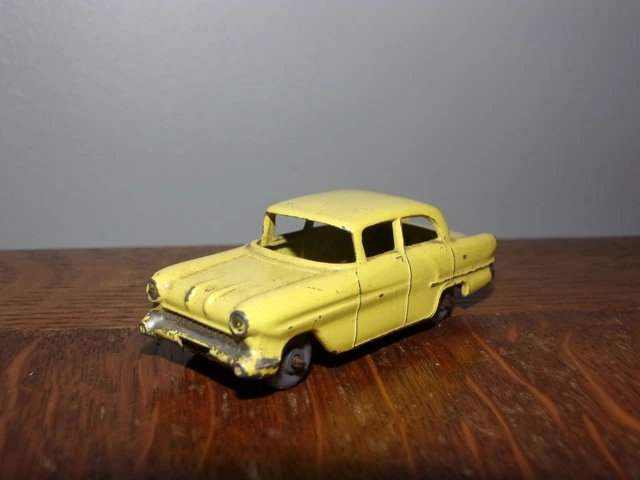 Miniature De Van Crayola Jaune Vintage - Marque Corgi (réf A-43) - Pas De Matchbox Ou Majorette - Occasion