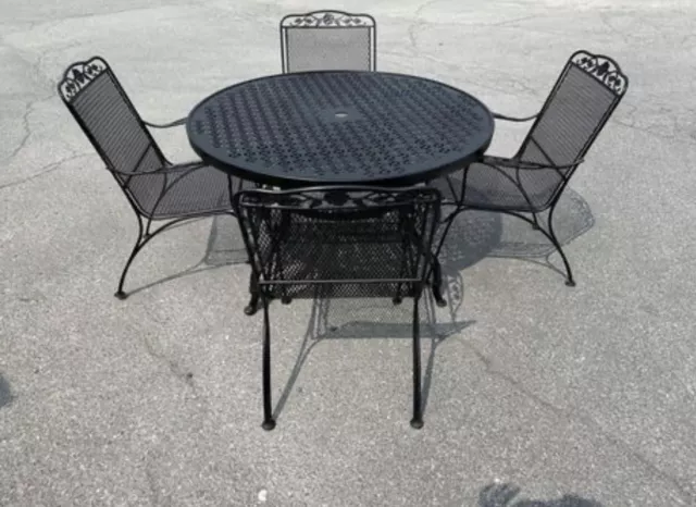 Gorgeous Metal Outdoor Set Large Table And 4 Chairs*