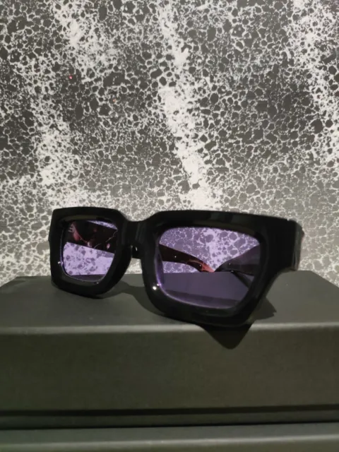 Occhiali da Sole Classici/ Classic Sunglasses (Nero Marmorato-Viola)