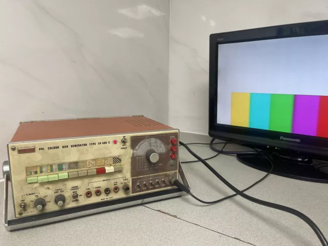 UNAOHM PAL Farbbar Generator EP 686 C TV Testgerät Vintage voll funktionsfähig 3