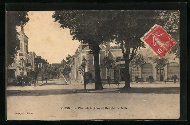 CPA Cosne, Place de la Gare et Rue du 14 Juillet