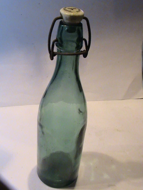 Bouteille ancienne en verre épais | Selency