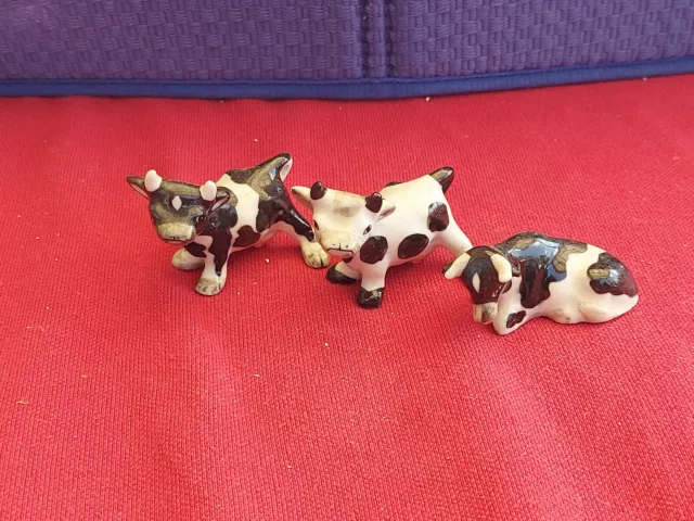 3 Stück Set liegende Keramik Cow Kuh Kühe Figuren als Herde