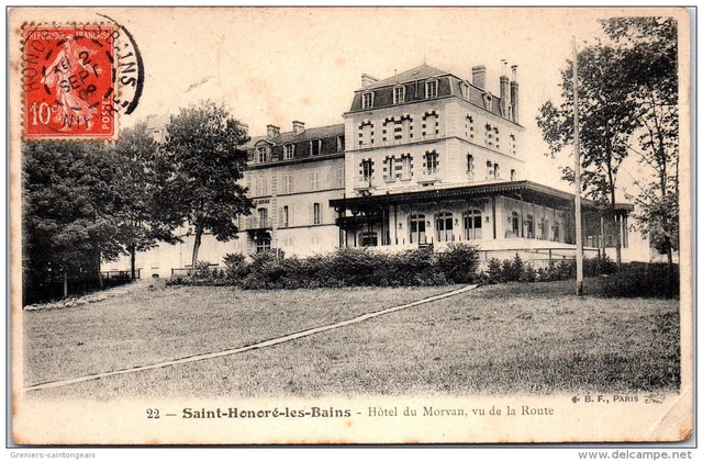 58 SAINT HONORE LES BAINS - hotel du morvan vu de la route