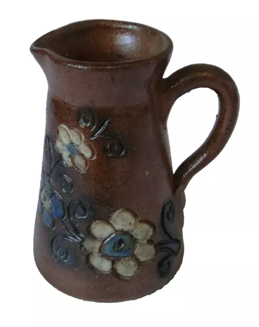 Pot Cruche en grès vernissé marron décor  fleurs gravées et émaillées N141