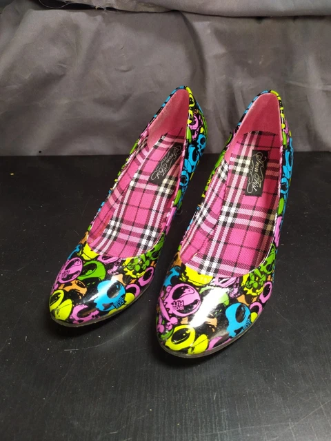 Paire de chaussures femme Marque Iron Fist escarpin noir à motifs  - Pointure 40