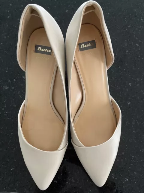 Bata Pumps 39 beige