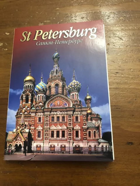 St Petersburg Russia Souvenir Postcard (16) Set In Book