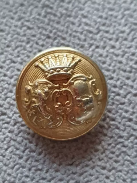 Bouton métal doré ancien avec courrone 20 mm uniforme Militaire ?