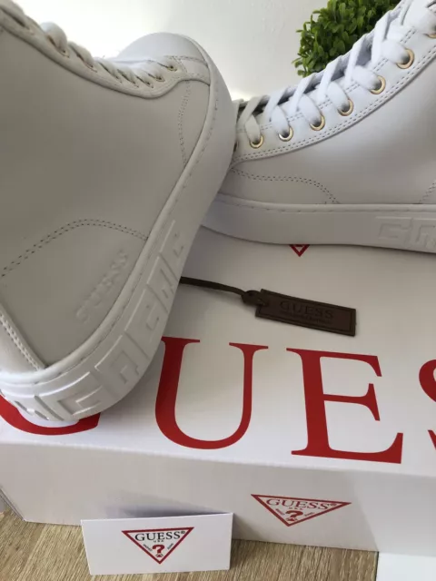 Sneakers Baskets Guess blanches Taille 36