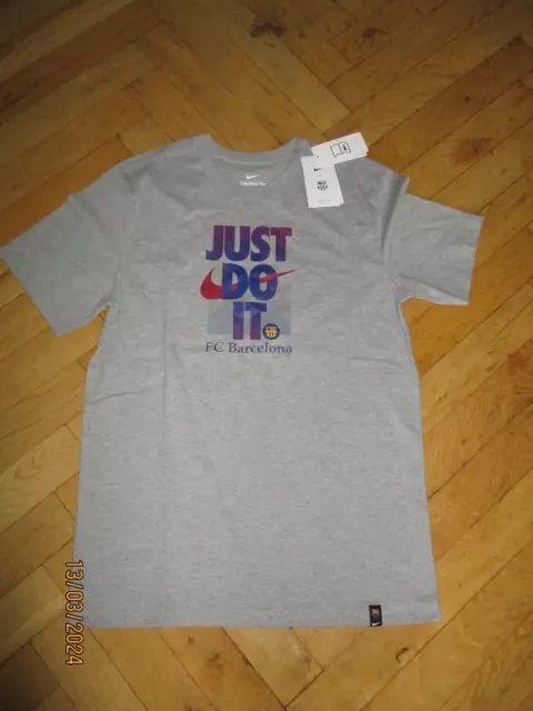 Original Nike T-Shirt vom FC BARCELONA in Größe M  NEU!!!