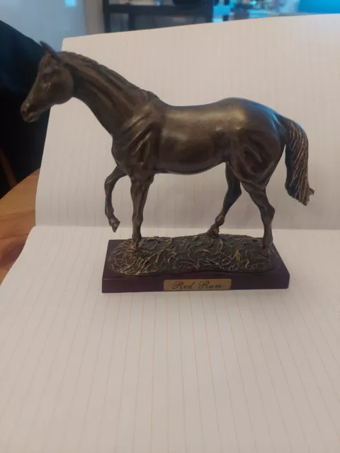 Atlas Edition  Sport Of Kings Red Rum Figurine 3 Times Grand National Winner