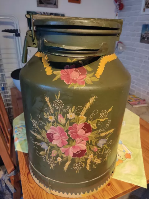 Milchkanne ca. 60 Liter Bemalt