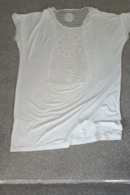 Excellent Condition Esmara White Embroidered Back T Shirt Size M( 14-16)