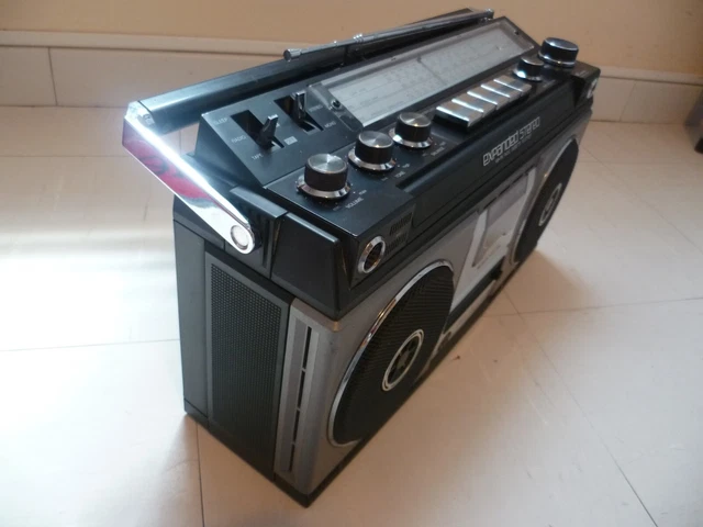 Sharp Radio Boombox Ghettoblaster (Gebraucht) in Dietikon für CHF 85