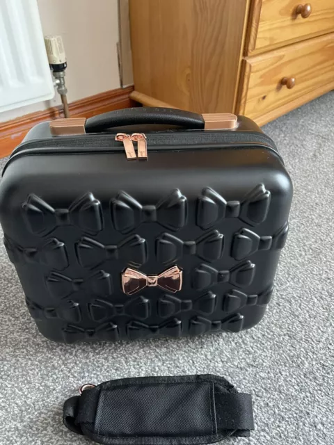 Ted baker deals vanity bag