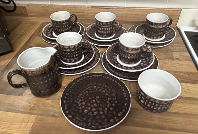 Iden Pottery Sussex 5 Tea Coffee Cups & Saucers 6 Side Plates Sugar & Milk Jug