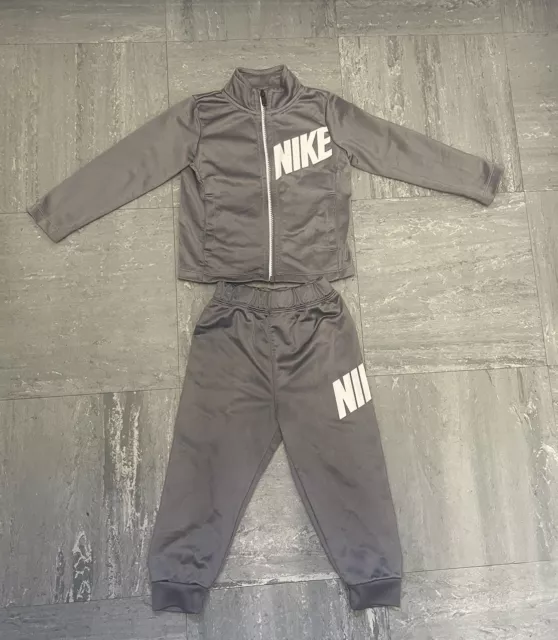 Baby Boys Full Nike  Tracksuit Ages 18/24 Month’s